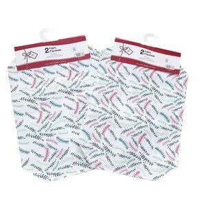 Holiday Christmas White Green Red Table Placemats SET OF 4 NWT